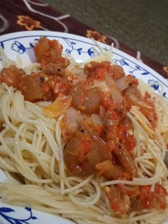 A picture of Local shrimp sauce.