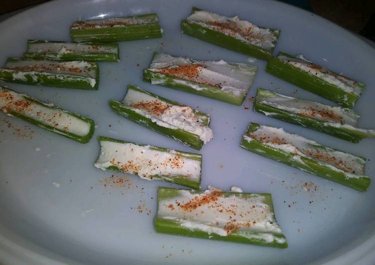 Steps to Make Perfect Celery with Goat Cheese