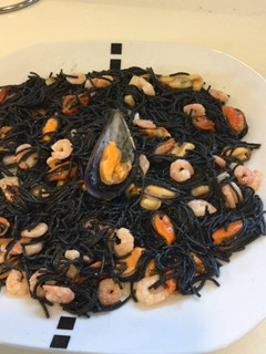 Una foto de Fideos tinta de calamar