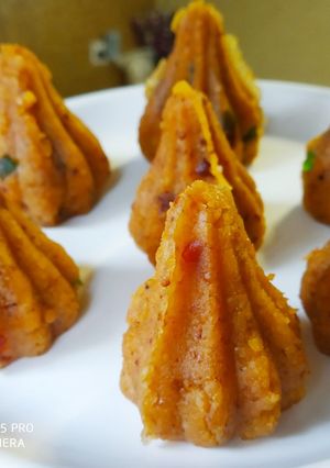 A picture of Moong dal modak.