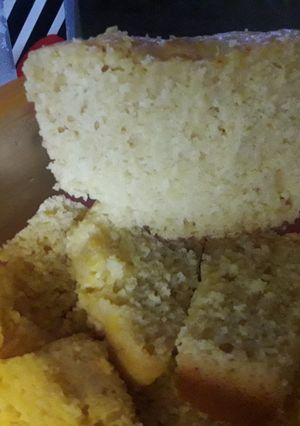 Una foto de Pan de harina de maíz, miel y naranja