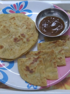 ચીઝ પરોઠા (Cheese Paratha Recipe In Gujarati) રેસીપી મુખ્ય ફોટો