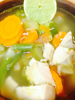 Una foto de Sopa de Verduras con Pollo