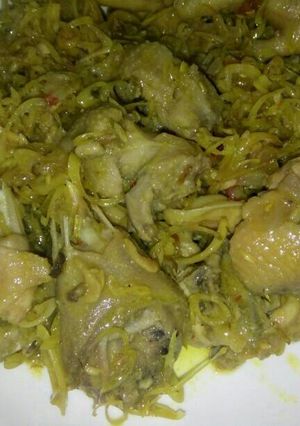 Hình của món Thịt gà kho nghệ.