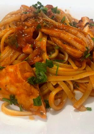Foto di Linguine con Ciuffi e Tentacoli di Calamari e Pomodorini Freschi