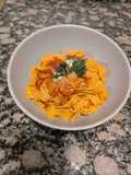 Fideos de morrón y huevo