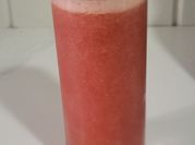 Una foto de tragos con vodka y licuadora
