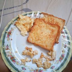 A picture of Egg toast.