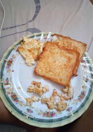 A picture of Egg toast.