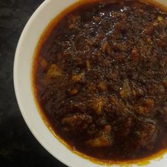 A picture of Lahsun Ki Chutney /Rajasthani Garlic Chutney.