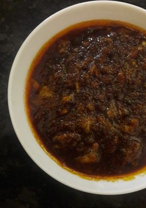 A picture of Lahsun Ki Chutney /Rajasthani Garlic Chutney.
