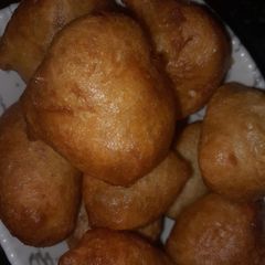 A picture of Puff-puff with raisins.