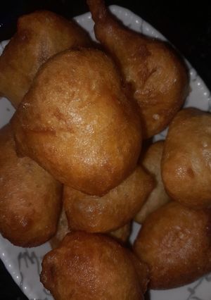 A picture of Puff-puff with raisins.
