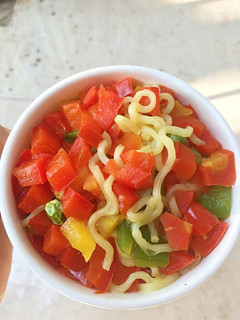 विजेटेबल मैगी (Vegetable Maggi recipe in Hindi) रेसिपी मुख्य फोटो