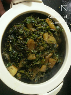 आलू पालक की भुजिया (Aloo palak ki bhujiya recipe in Hindi) रेसिपी मुख्य फोटो
