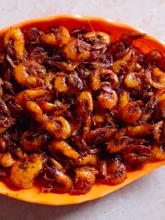 झींगा फ्राई मछली (Jhinga fry machali recipe in Hindi) रेसिपी मुख्य फोटो