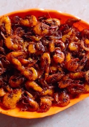 झींगा फ्राई मछली (Jhinga fry machali recipe in Hindi) रेसिपी मुख्य फोटो