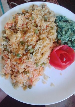 A picture of Vegetable rice #newauthourschalleng.