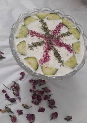 عکسی از دستور ماست وخیار دل خنک کن😊☺️