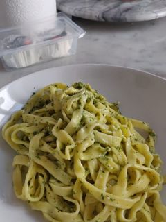 Foto di Pasta e pesto fatti in casa