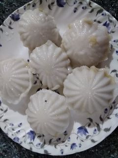 தேங்காய் பூர்ண கொழுக்கட்டை (Thenkaai poorana kolukattai recipe in tamil) செய்முறை முக்கிய புகைப்படம்