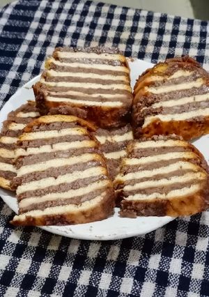 A picture of Marigold biscuit cake.
