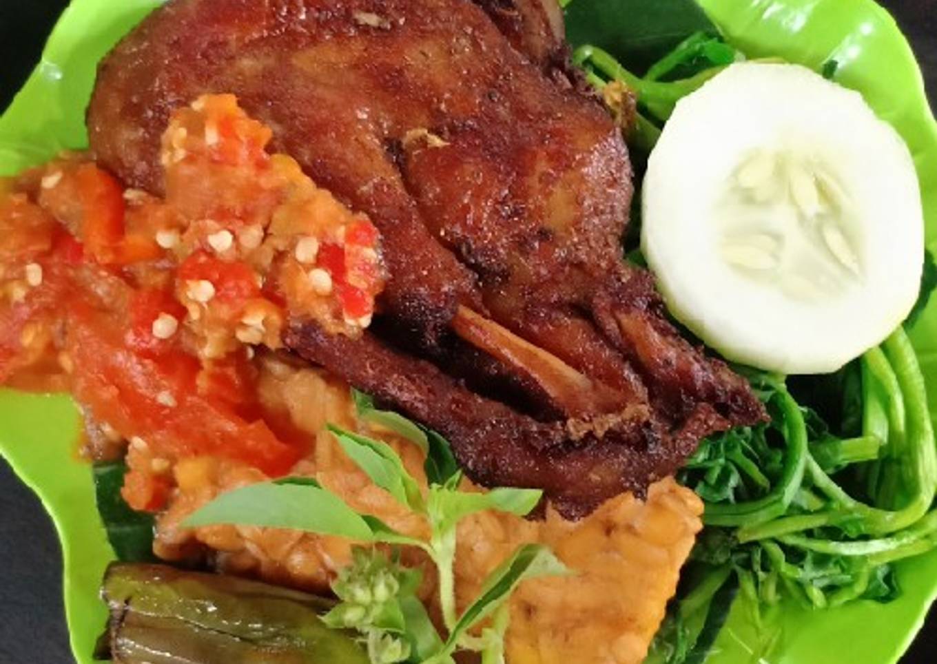 Bebek goreng sambal terasi