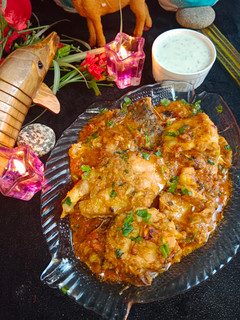 A picture of Fish Karahi.