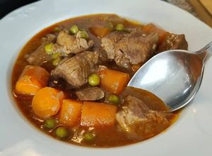 Una foto de Guiso de ternera Slow Cook en olla Black Chef FussionCook