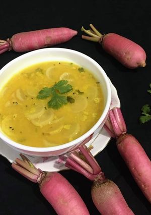 A picture of Radish Dal.
