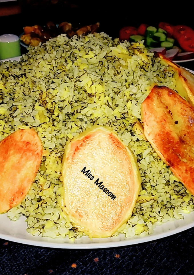 عکسی از دستور باقالی پلو با ته دیگ سیب زمینی زعفرانی