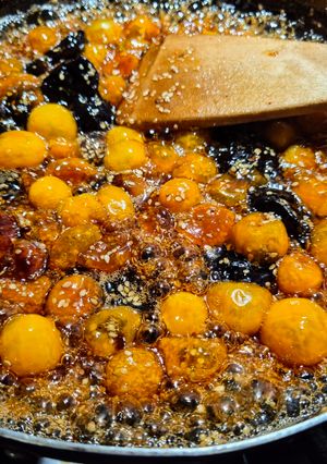 Una foto de MERMELADA De Uchuvas🍊🍊 y Ciruelas pasas...!😜