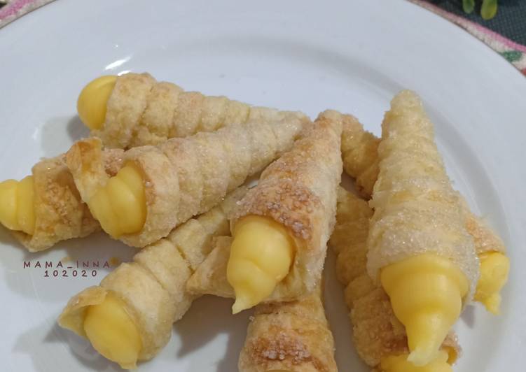 CREAM HORN PASTRY (Kue Cum- Cum)