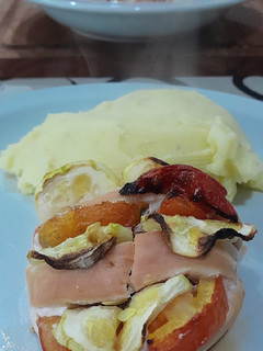 Una foto de Supremas rellenas con tomate y zucchini