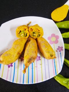 જૈન મિર્ચી વડા (Jain Mirchi Vada recipe in Gujarati) રેસીપી મુખ્ય ફોટો