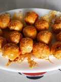 Bombas de carne picada con queso