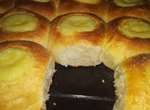 Una foto de Facturas Fáciles Con Crema Pastelera