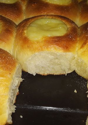 A picture of Easy Pastries with Pastry Cream.