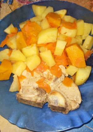 Una foto de Costeleta de cerdo con verduras, sin sal