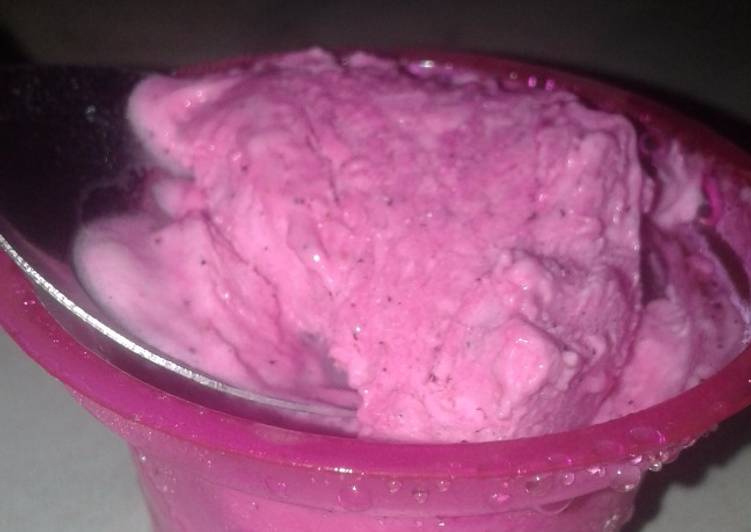 Cara Gampang Menyiapkan Es krim buah naga super creamy Anti Gagal