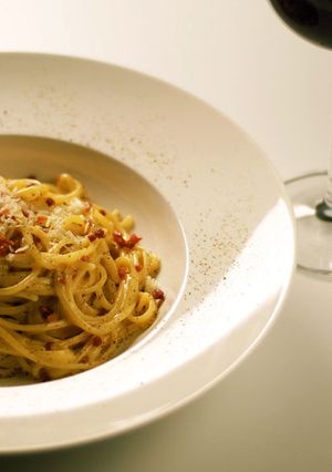 Una foto de Macarrão carbonara