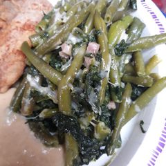 A picture of Cheesy Spinach and Green Beans.