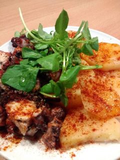 Una foto de Pulpo a la gallega