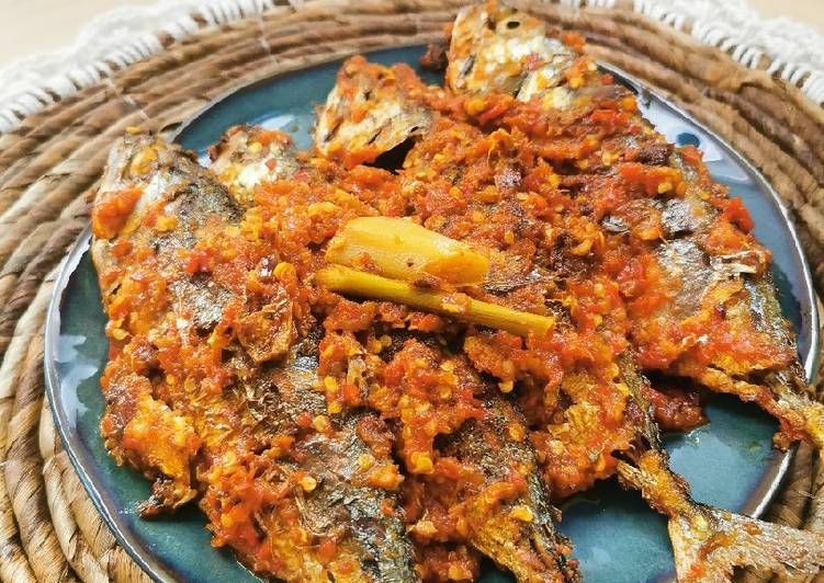 How to Prepare Favorite Ikan Kembung Balado