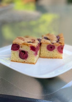 Joghurtos meggyes süti recept fotója