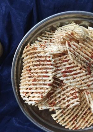 બટાકા ની જાળીવાળી વેફર (Bataka Jaliwali Wafer Recipe In Gujarati) રેસીપી મુખ્ય ફોટો