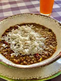 Una foto de Lentejas con salsa de puerros
