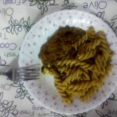 A picture of Brown Spiral Pasta & Beans.