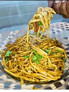 चाऊमिन(Chowmein recipe in hindi) रेसिपी मुख्य फोटो