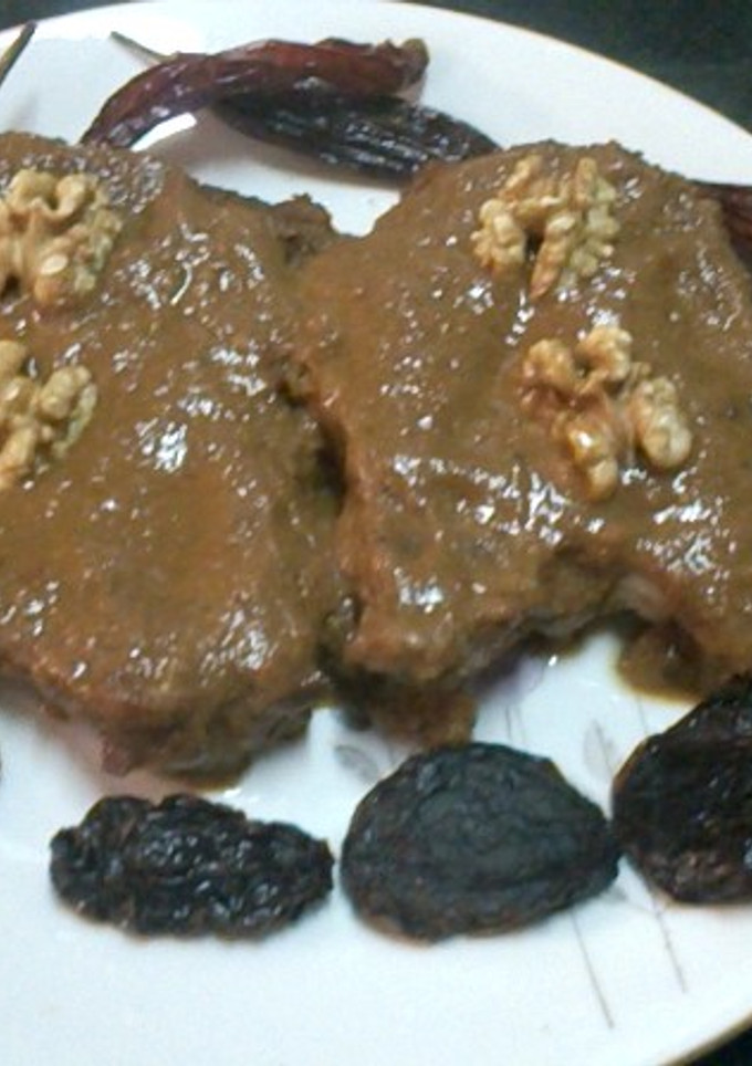 Una foto de Salsa para los que saborean algo picante, salado y un poco dulzón, para todo tipo de usos, carnes y pastas rellenas